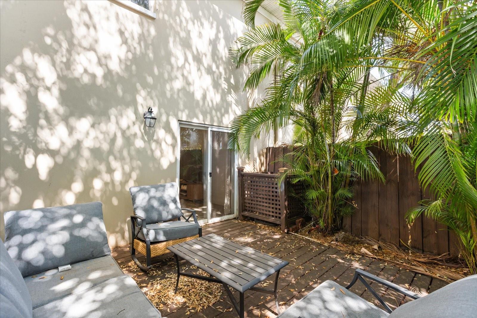 O6403280
