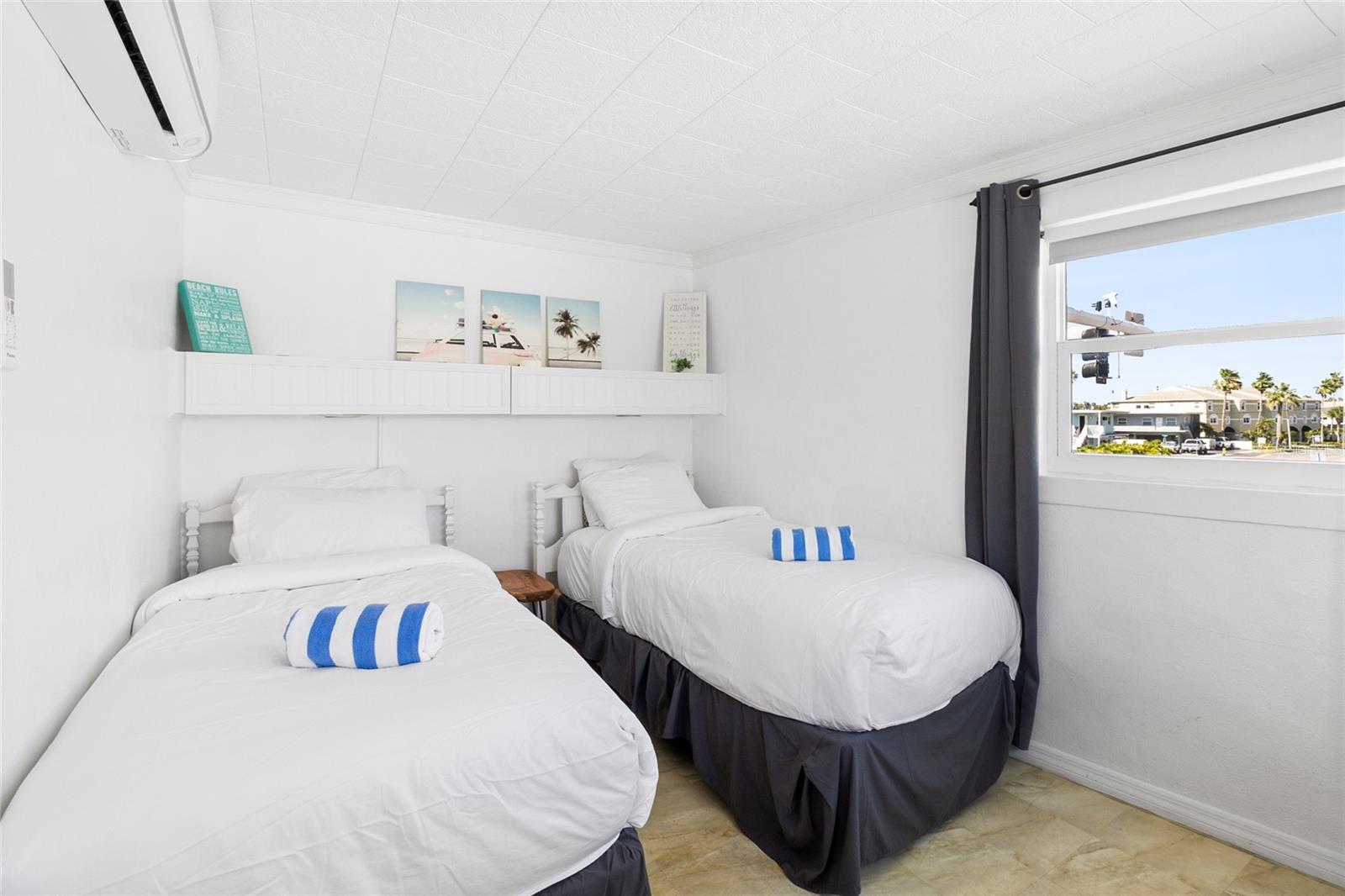 TB8503085