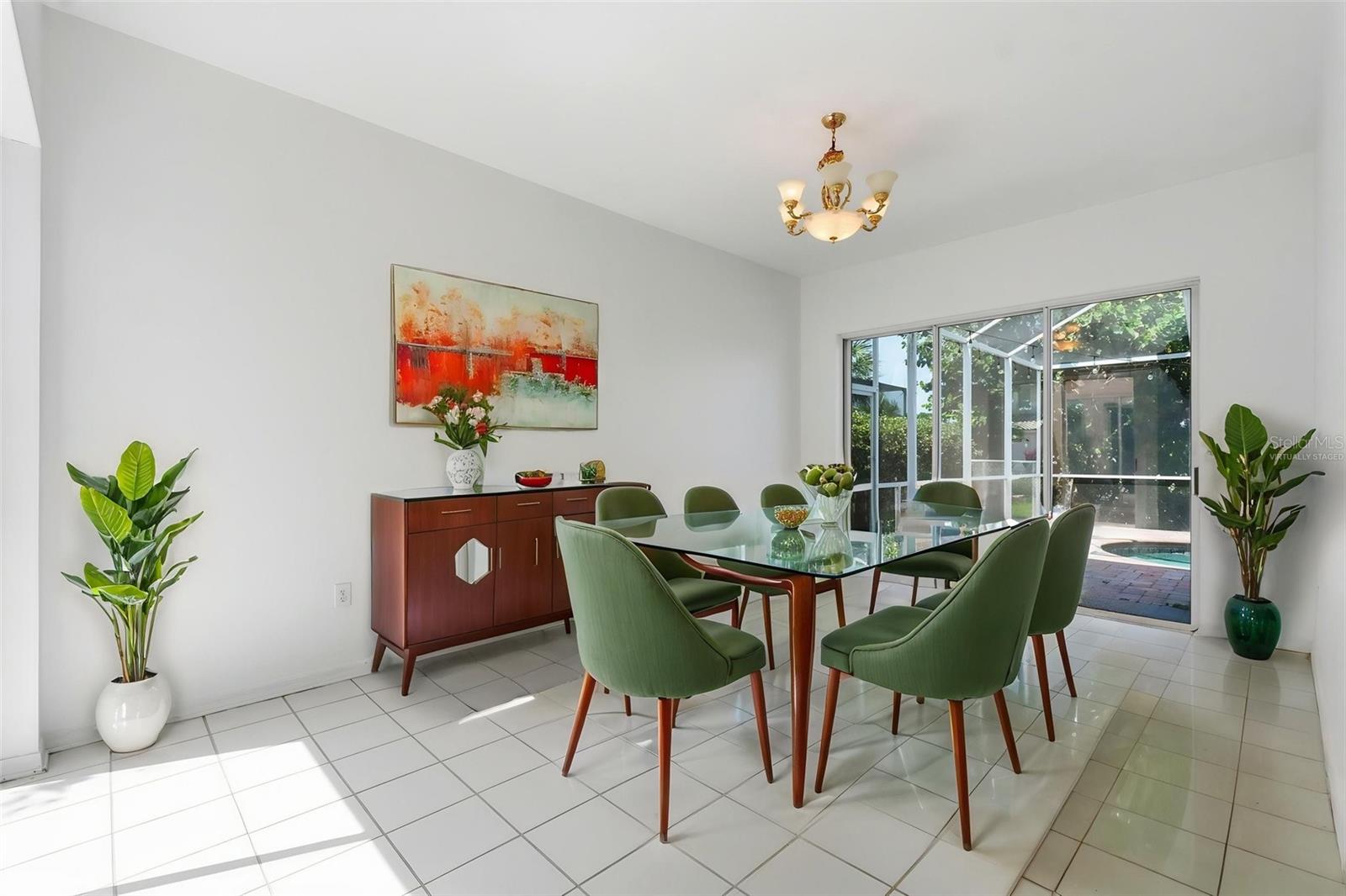 *Virtually Staged* Dining Room