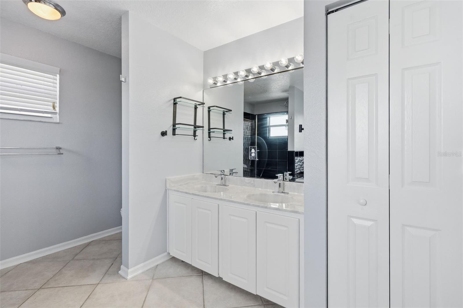 Ensuite Primary Bathroom