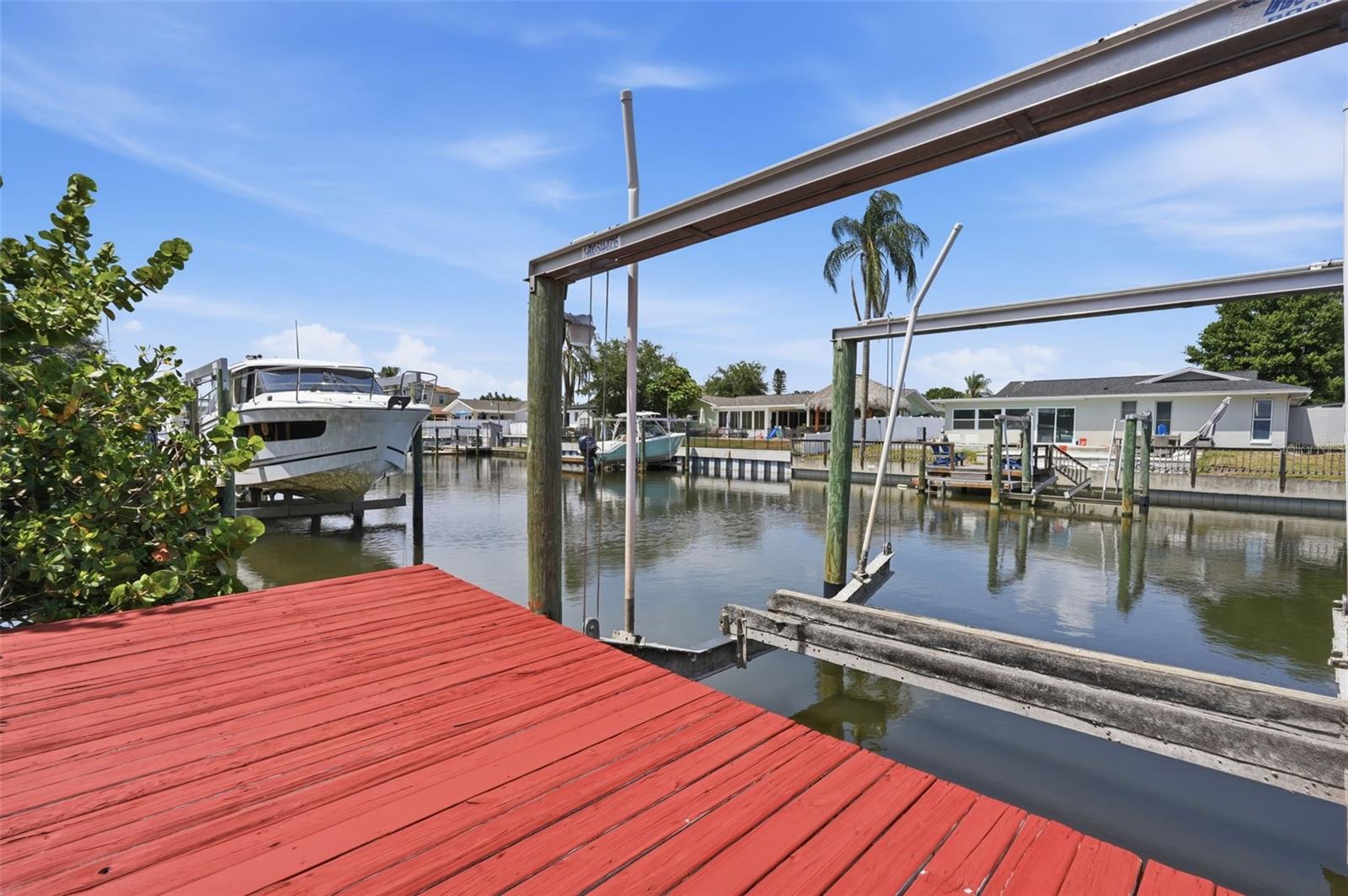Deck with 20 amp Boat Lift