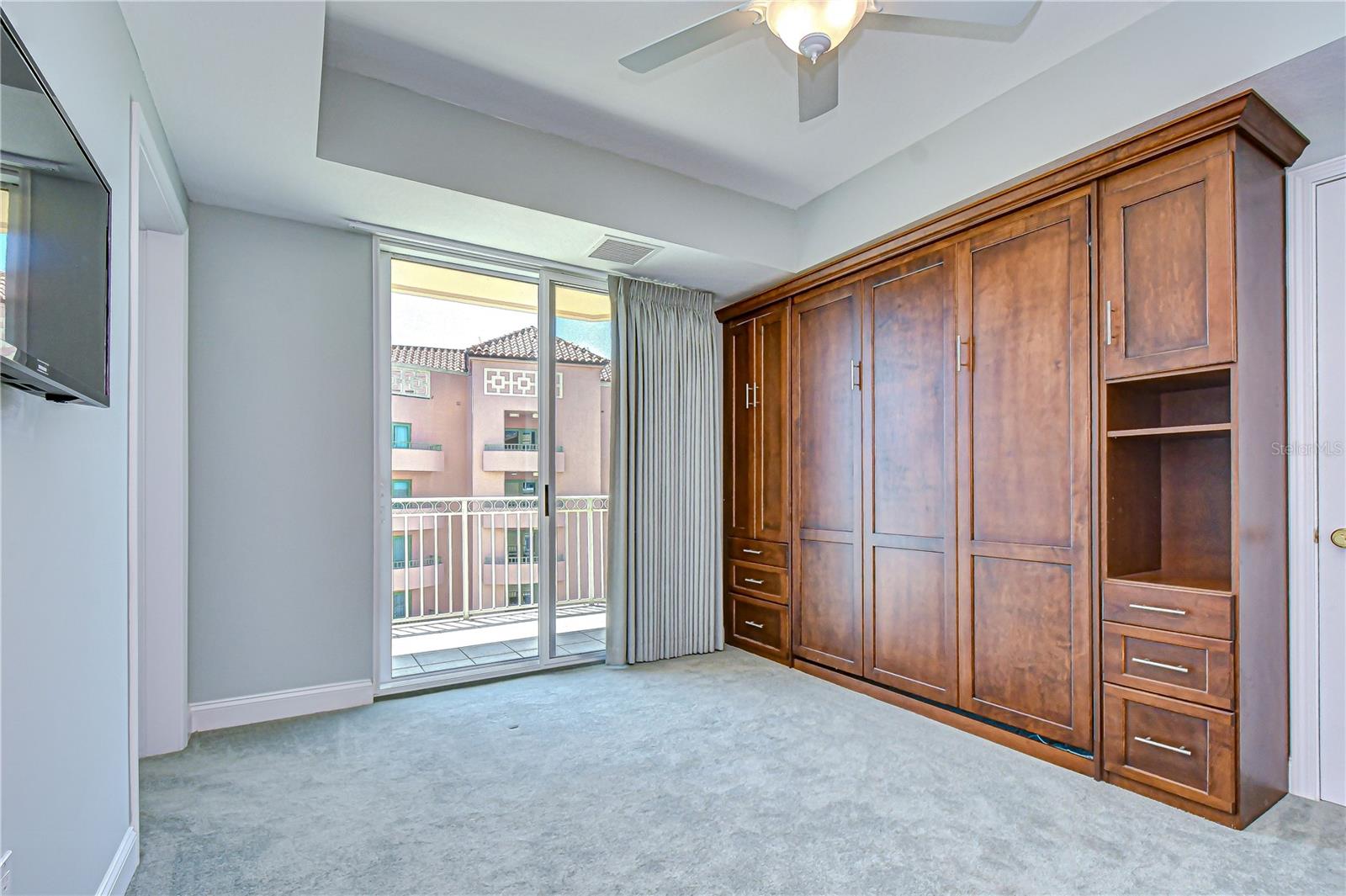 Guest bedroom/office