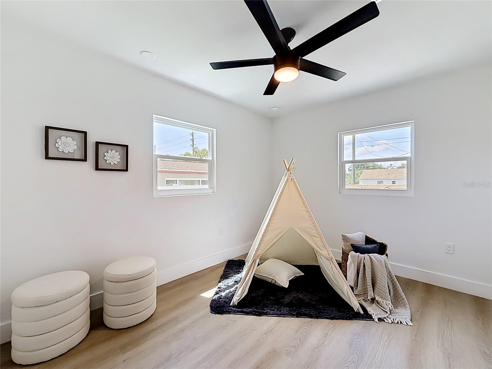 Middle Guest Bedroom