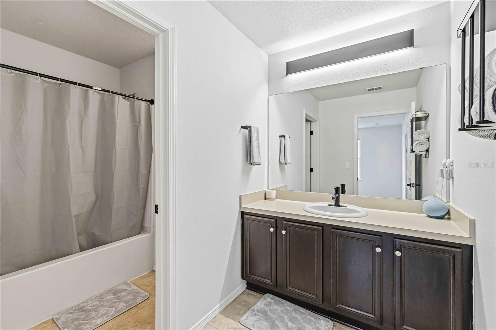 2nd Full Bathroom