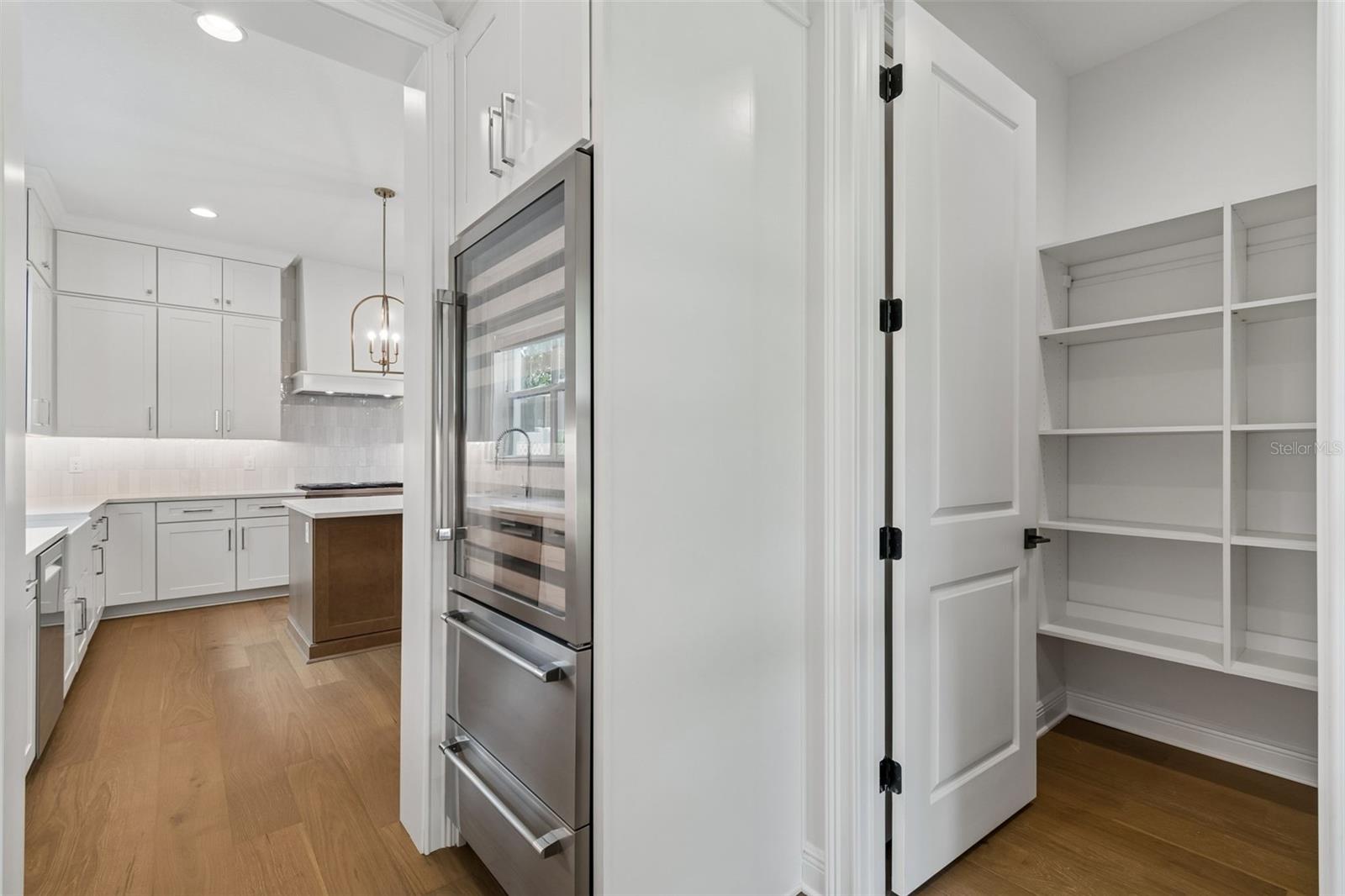 WALK IN PANTRY