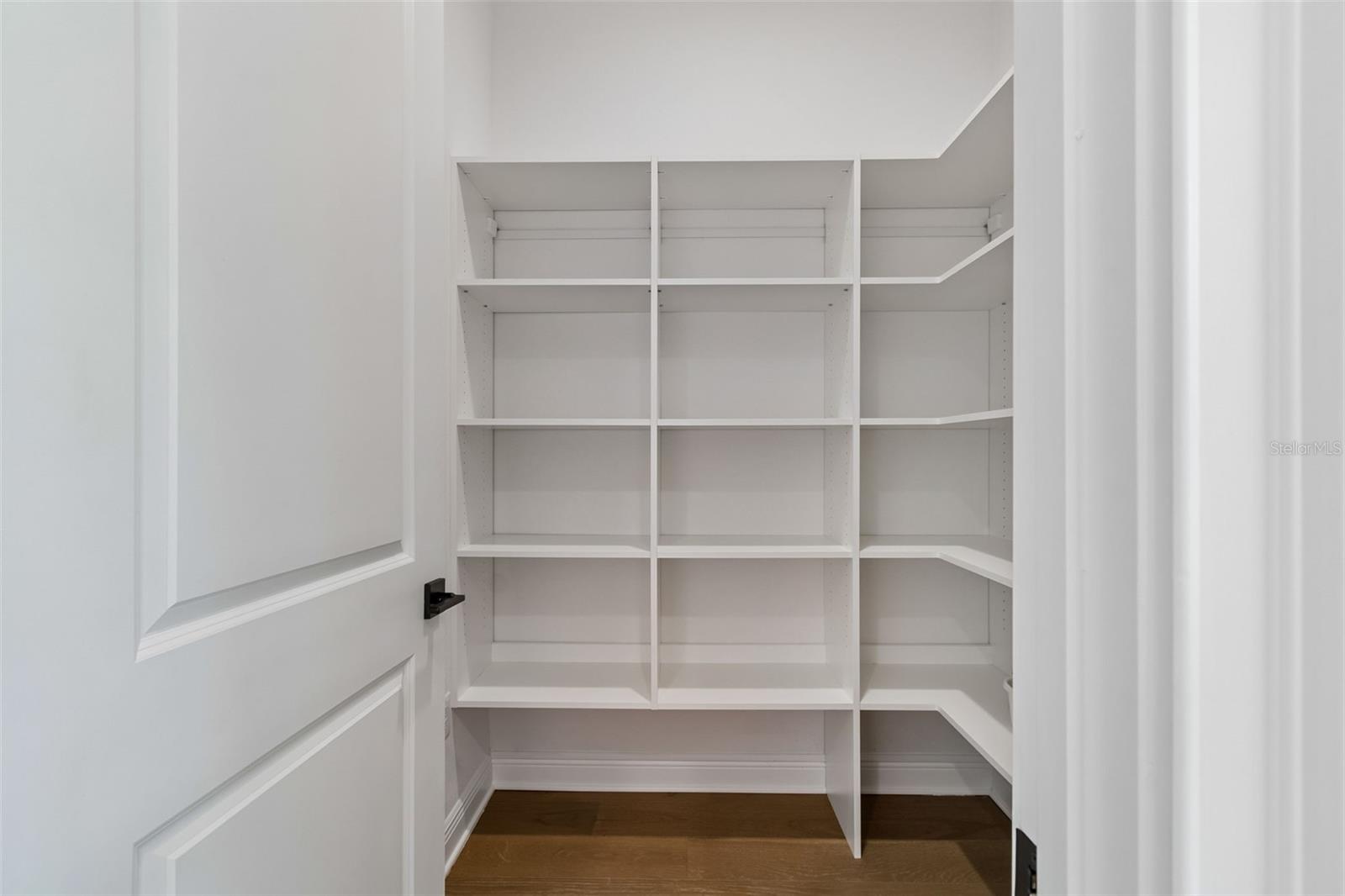 WALK IN PANTRY