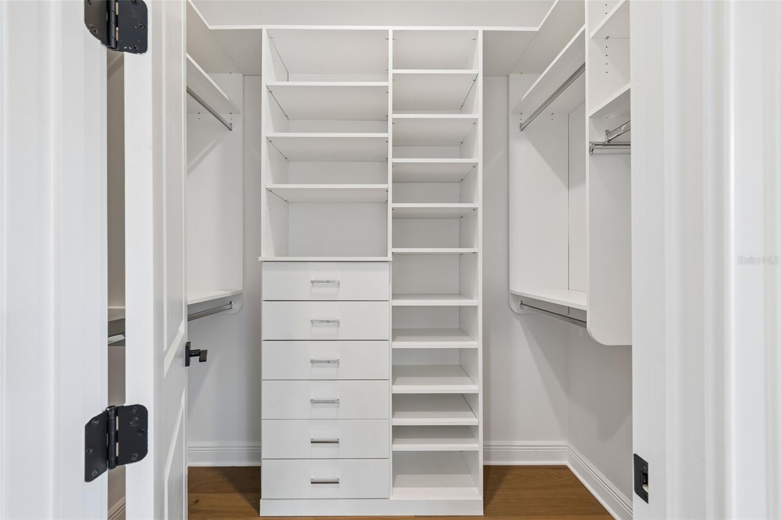 MASTER CLOSET 1