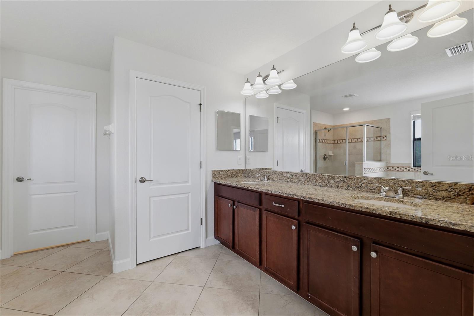 Primary En-Suite Bathroom