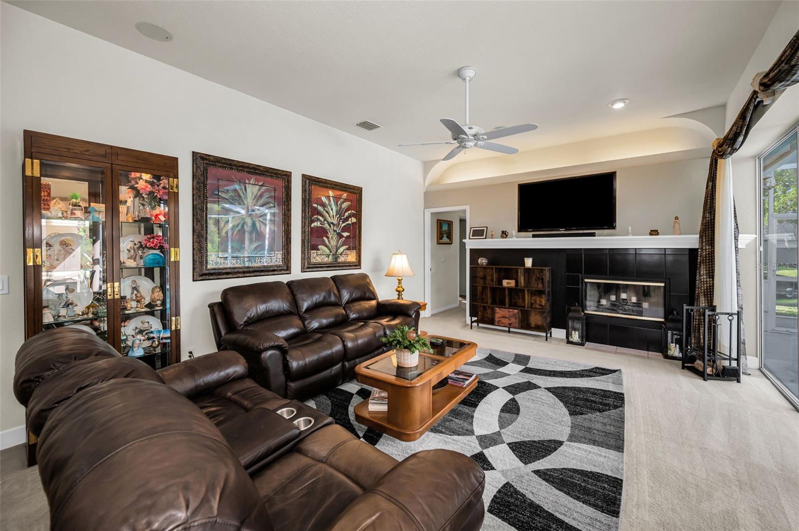 Family Room w/Fireplace