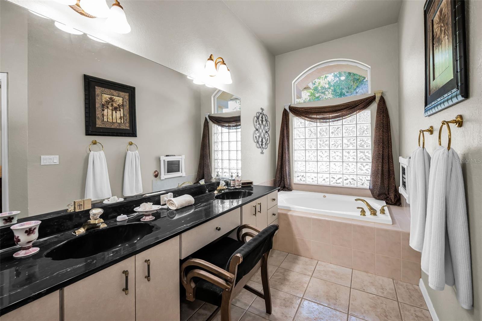 Generous Ensuite Primary Bath