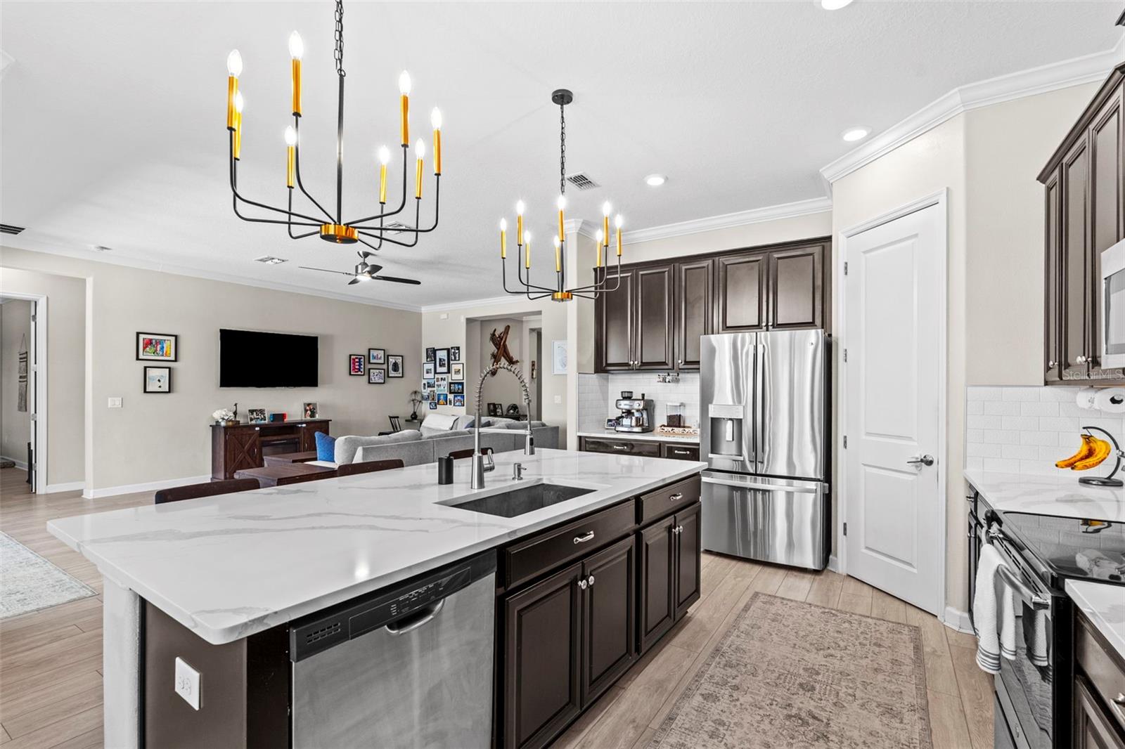 LUXURY LIGHTING