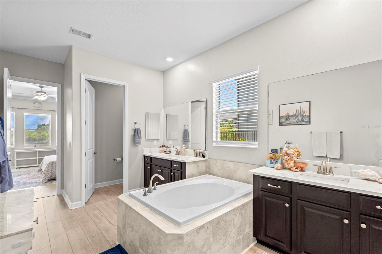 SOAKING TUB AND SEPERATE SHOWER