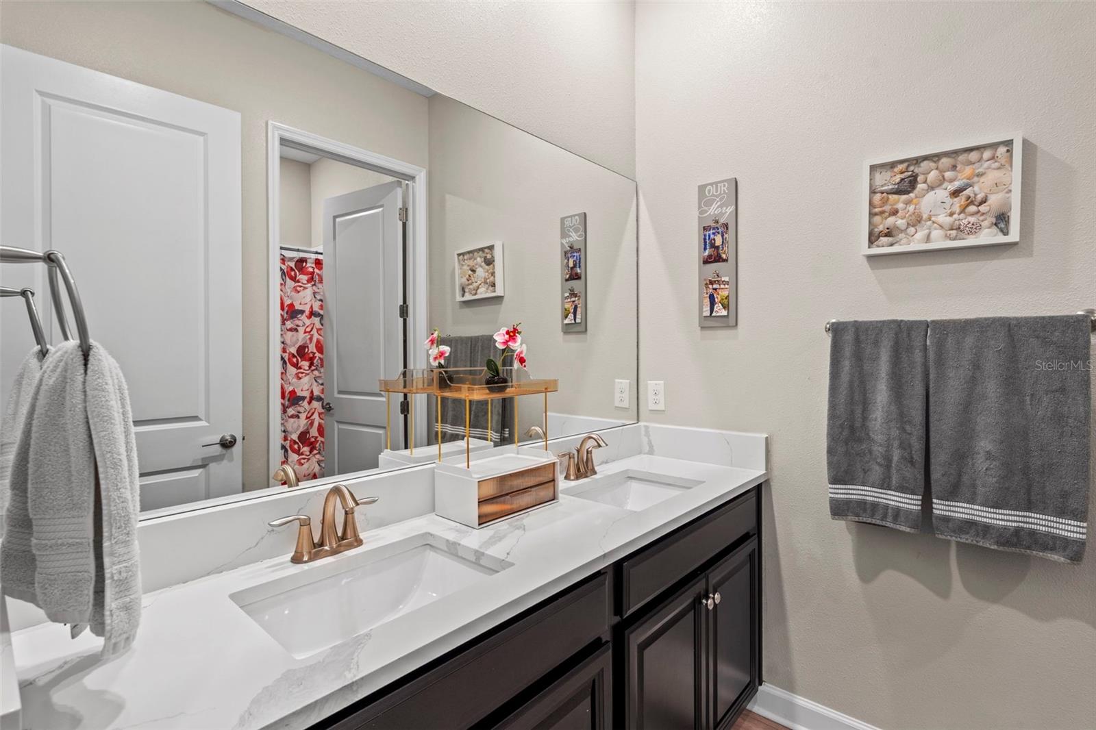 SHARED JACK N JILL BATH