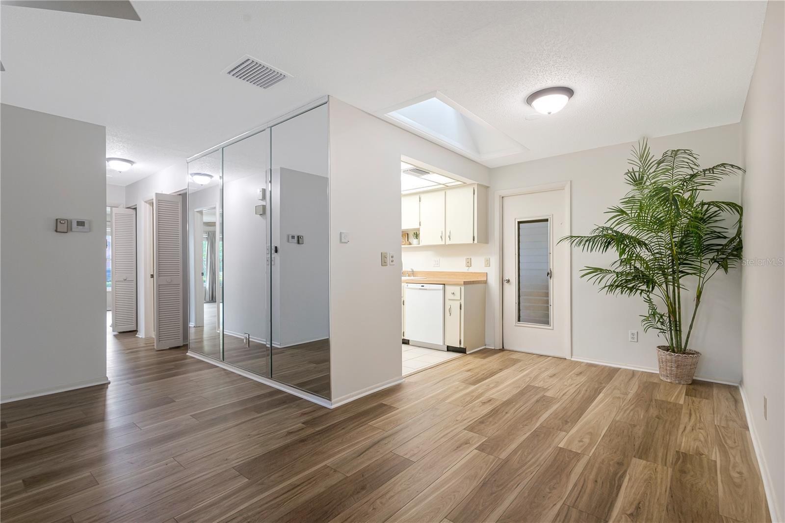 Dining room/Living room