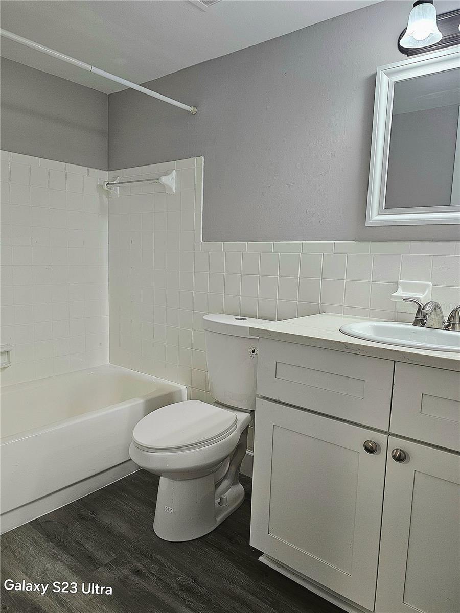 TB8503327
