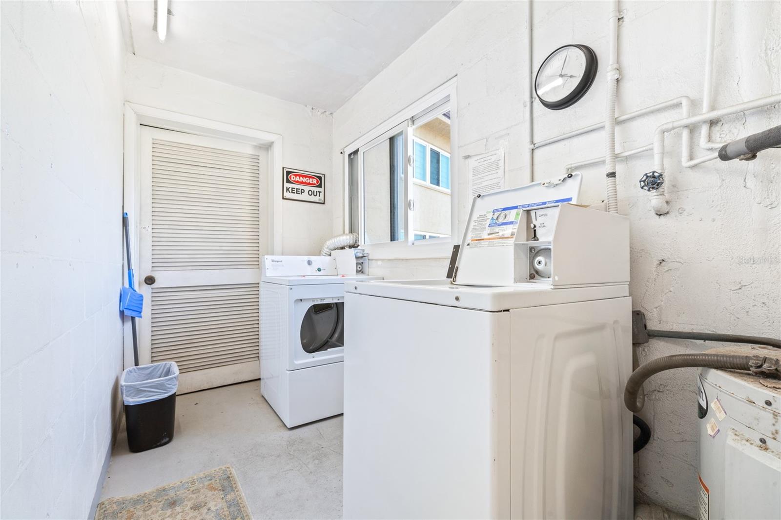 6TH FLOOR LAUNDRY