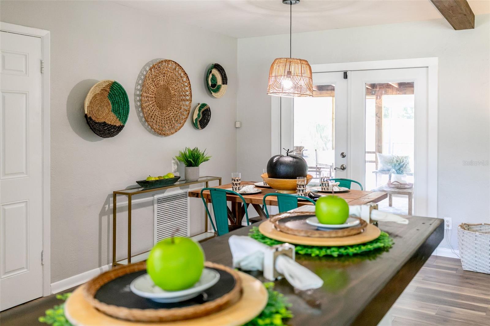 Breakfast Bar, Dining Room