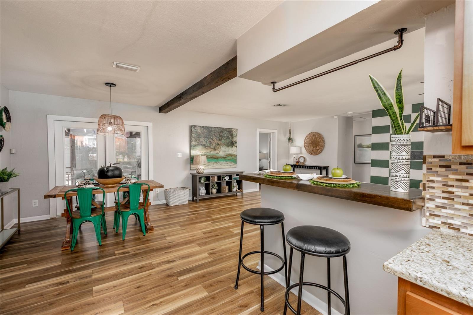 Breakfast Bar, Dining Room