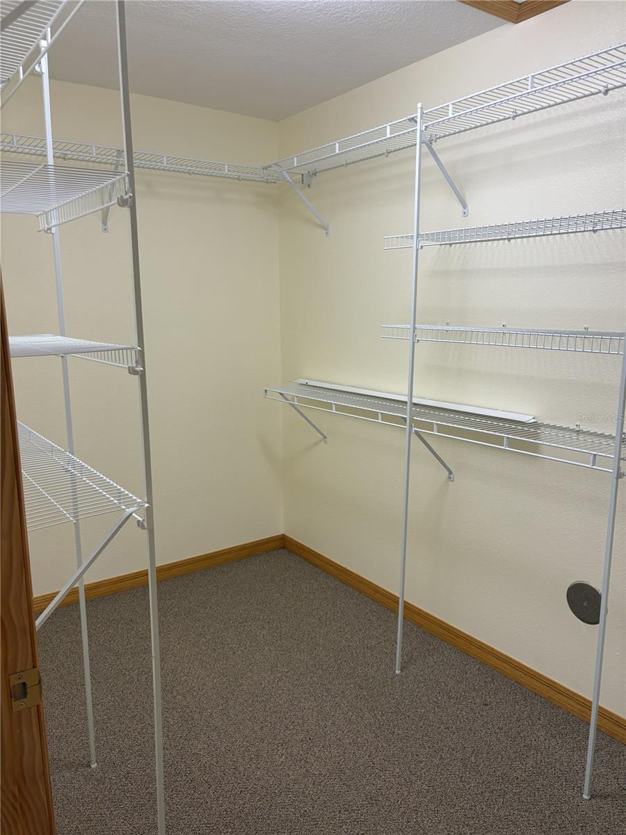 6x10 ft walk-in closet
