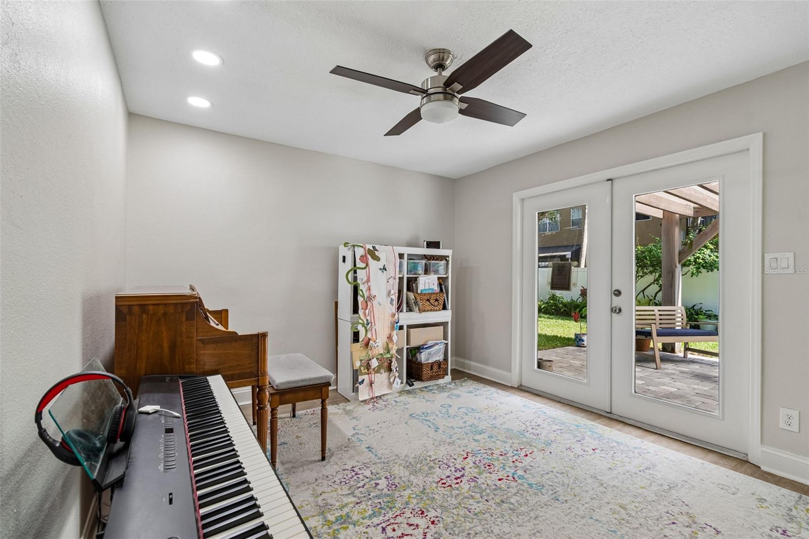 TB8503354