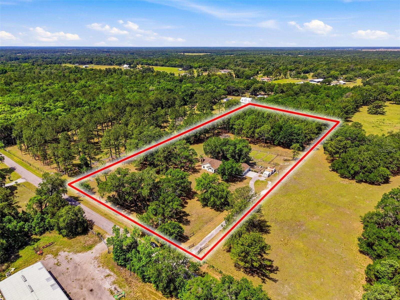 5 gorgeous acres!!