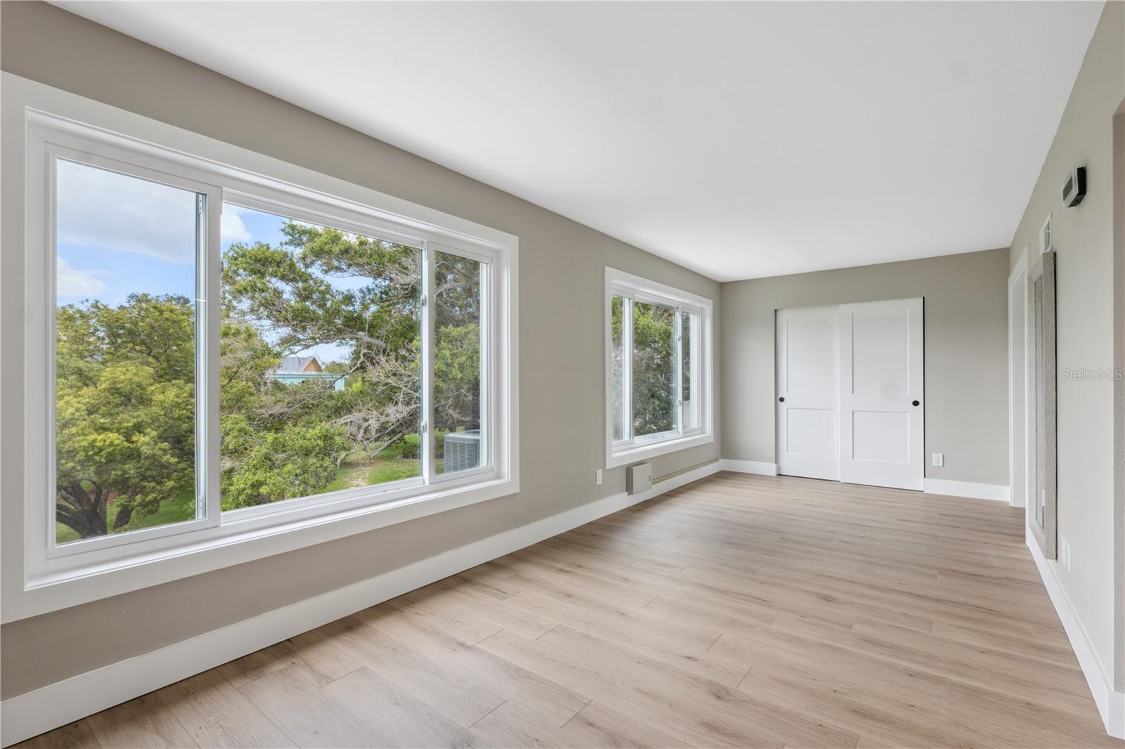 huge bonus flex space can be used for a family room /office or 3rd bedroom