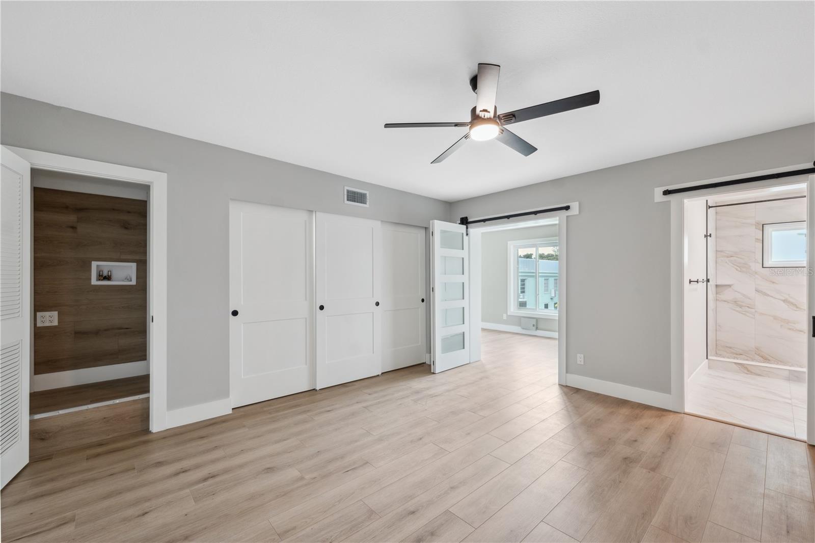 full washer and dryer hookup for inside unit laundry convenience