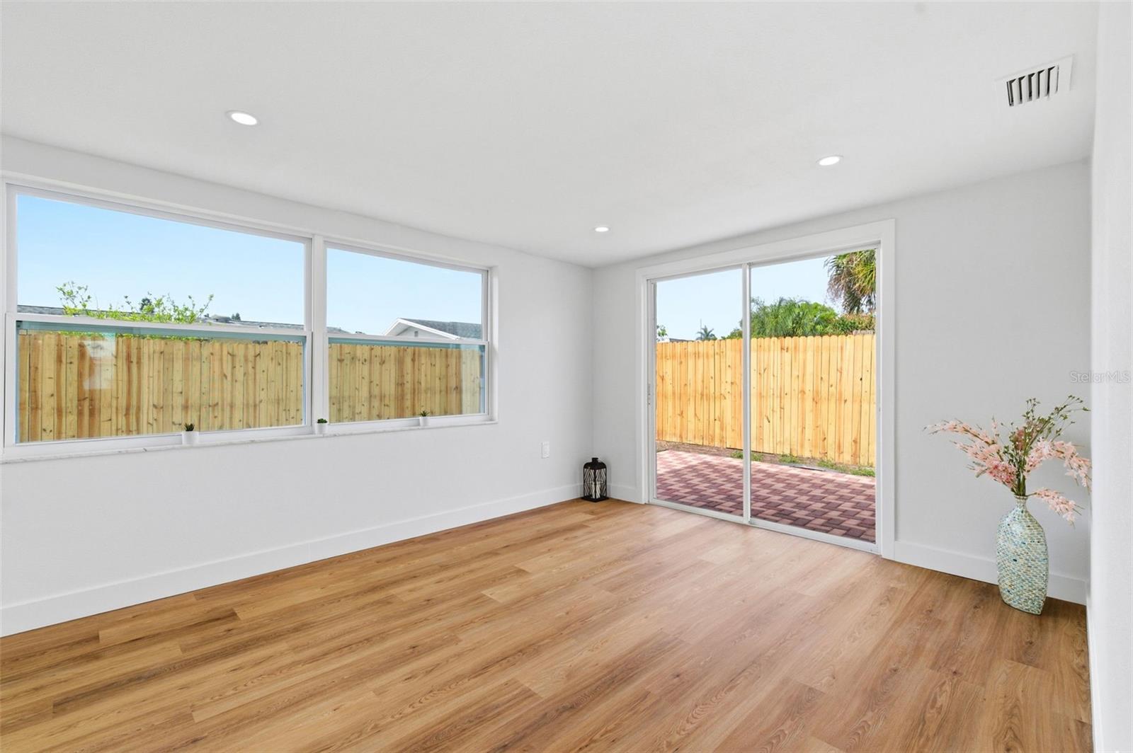 W7885350