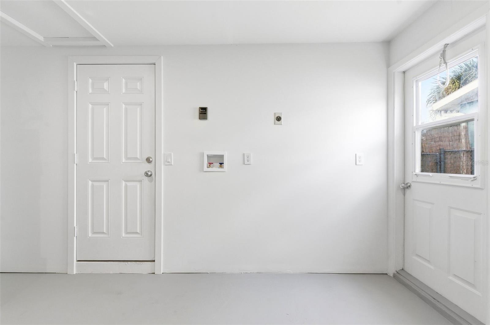 W7885350