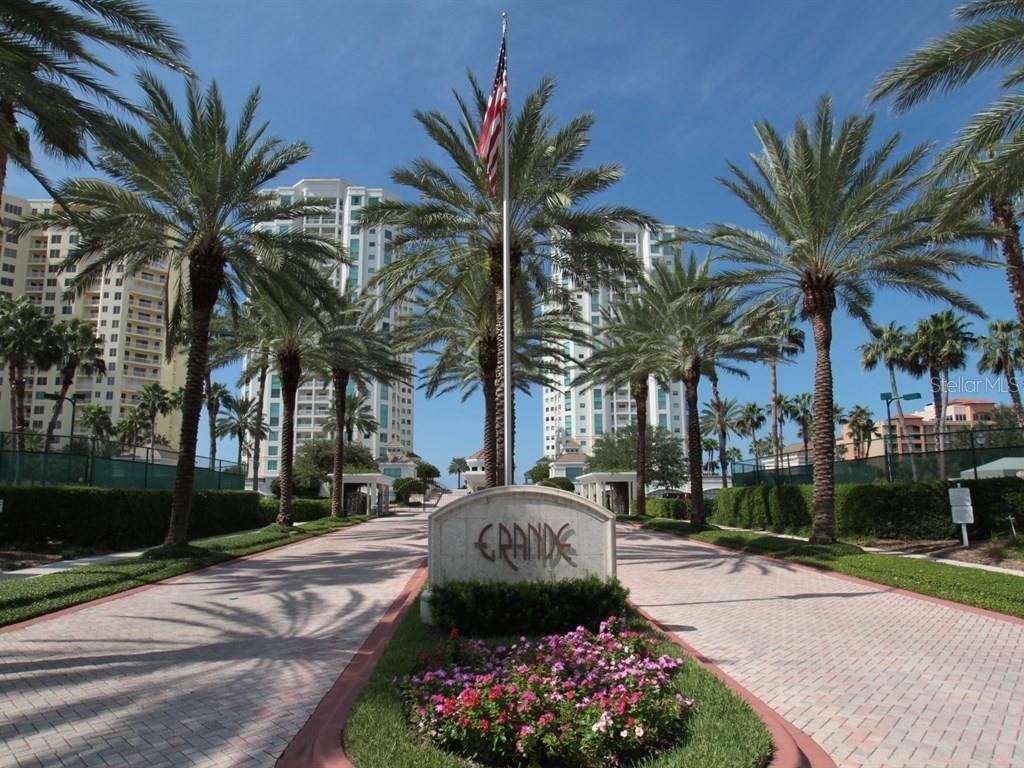 Entrance to the resort-style complex from Gulf Blvd.