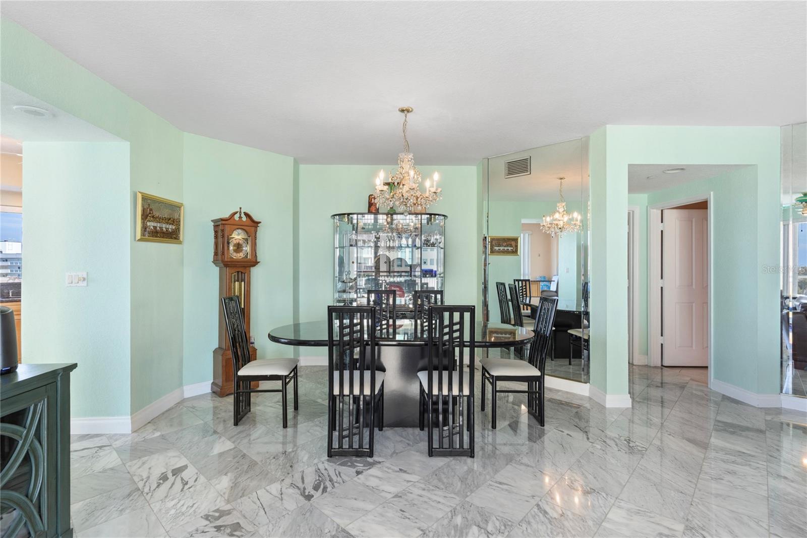 The dining area with plenty of room for friends and family to gather!