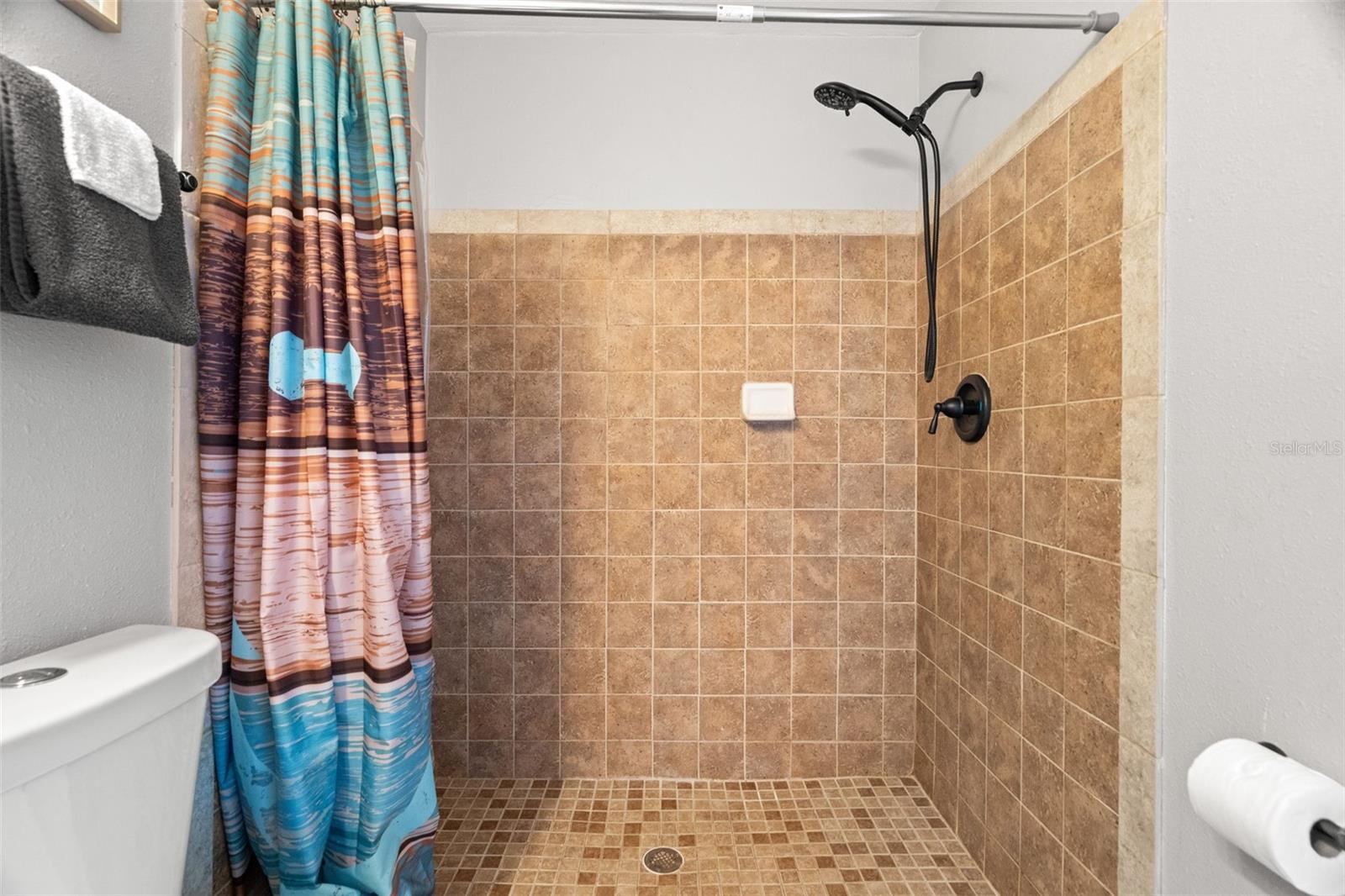 Loft Bath off 4th BR
