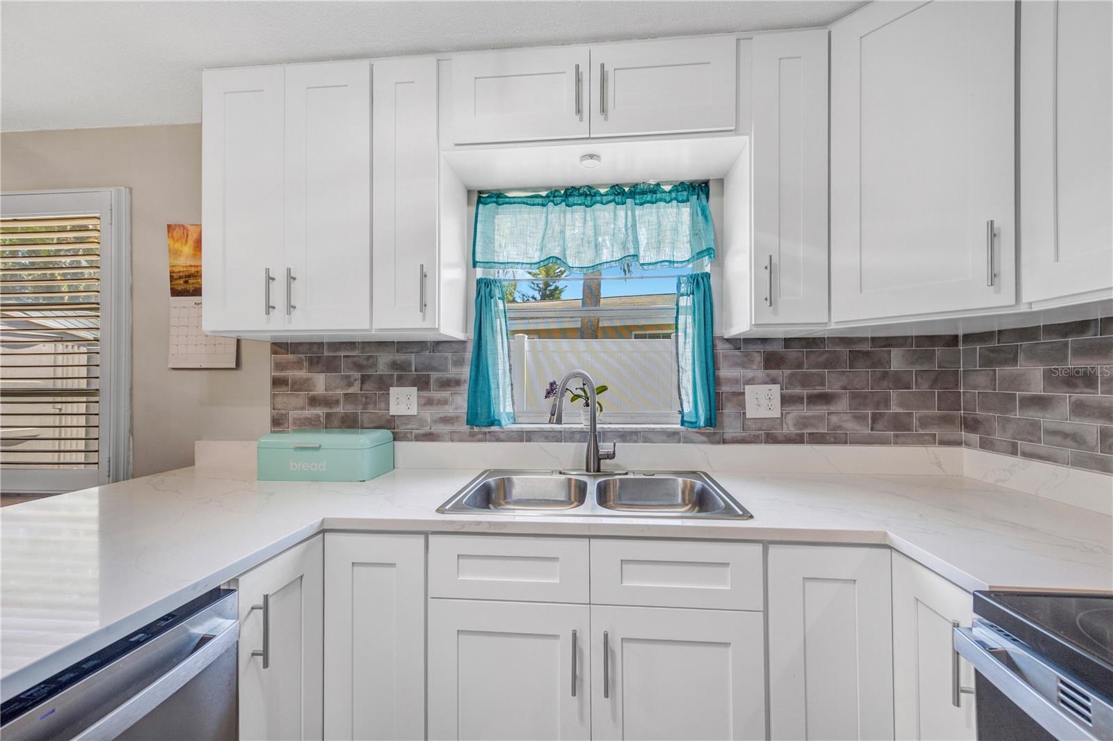 TB8503445