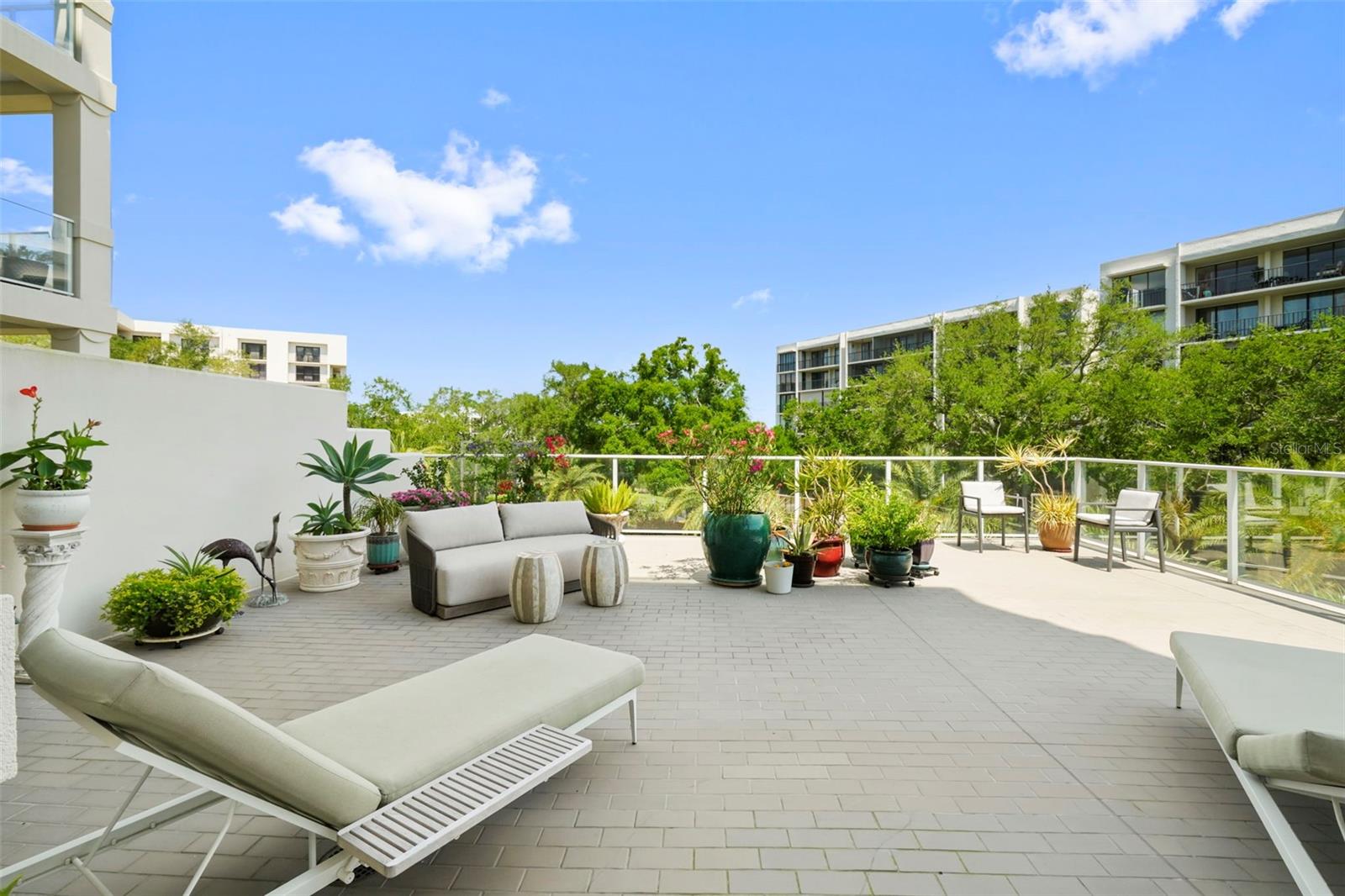 TB8503457