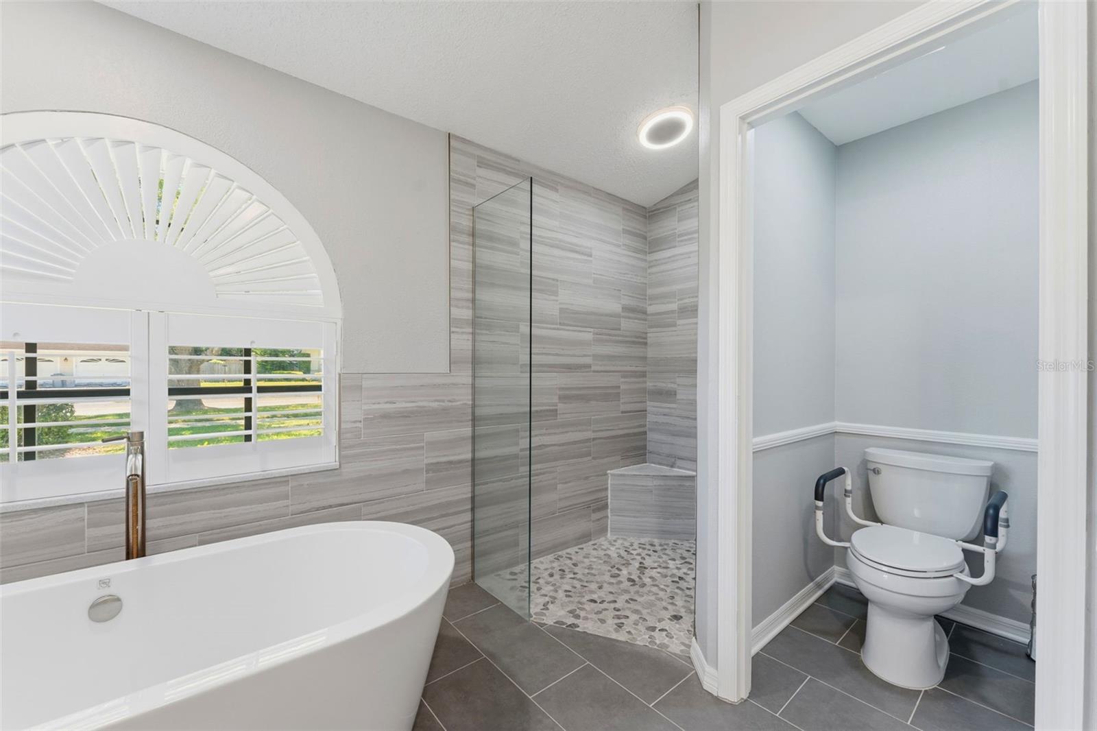 Master Bathroom - Tub/Shower Combination