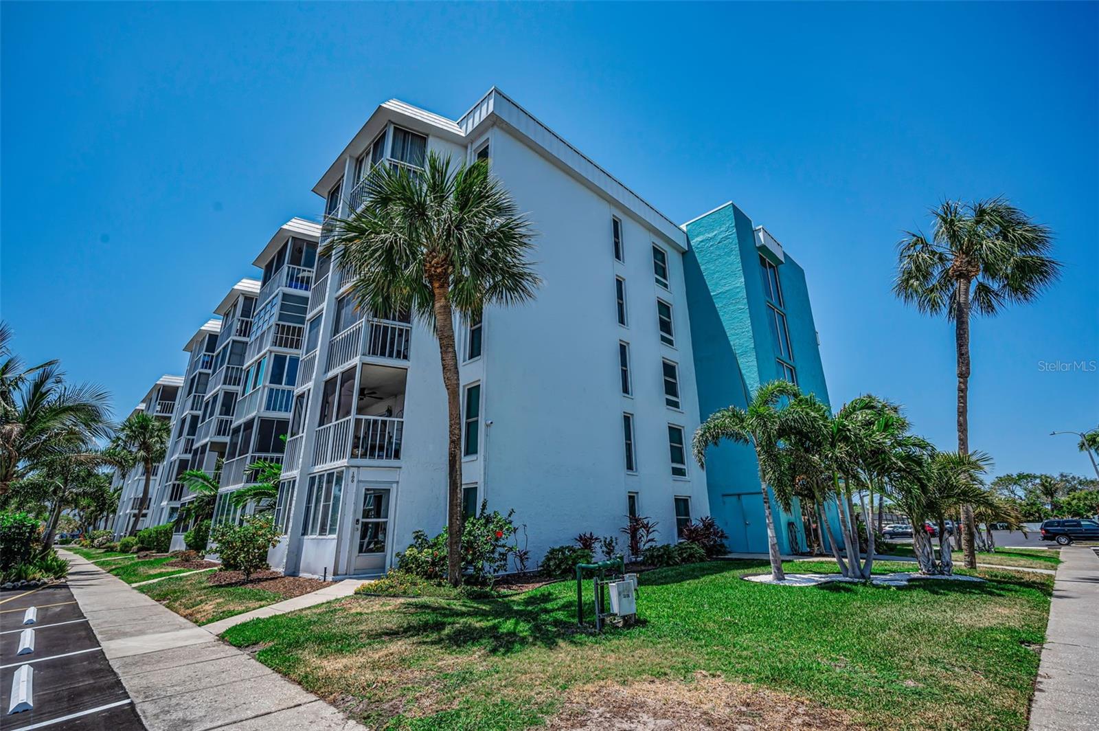 This lovely community offer amenities galore...