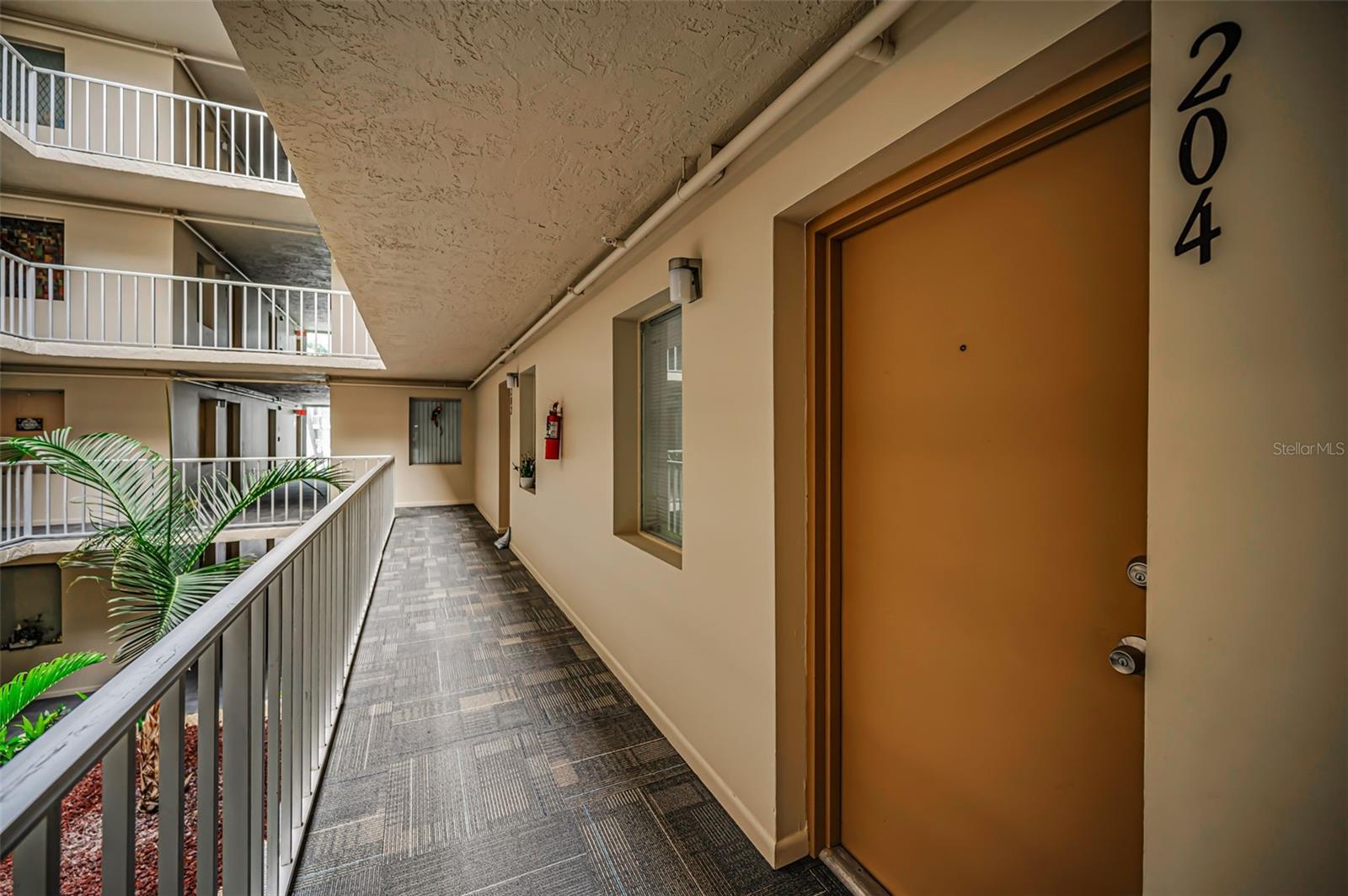 Step into this light and bright 1-bedroom, 1.5-bathroom condo.