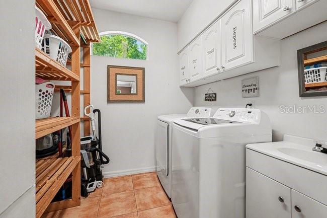 Laundry Room 1 upstairs