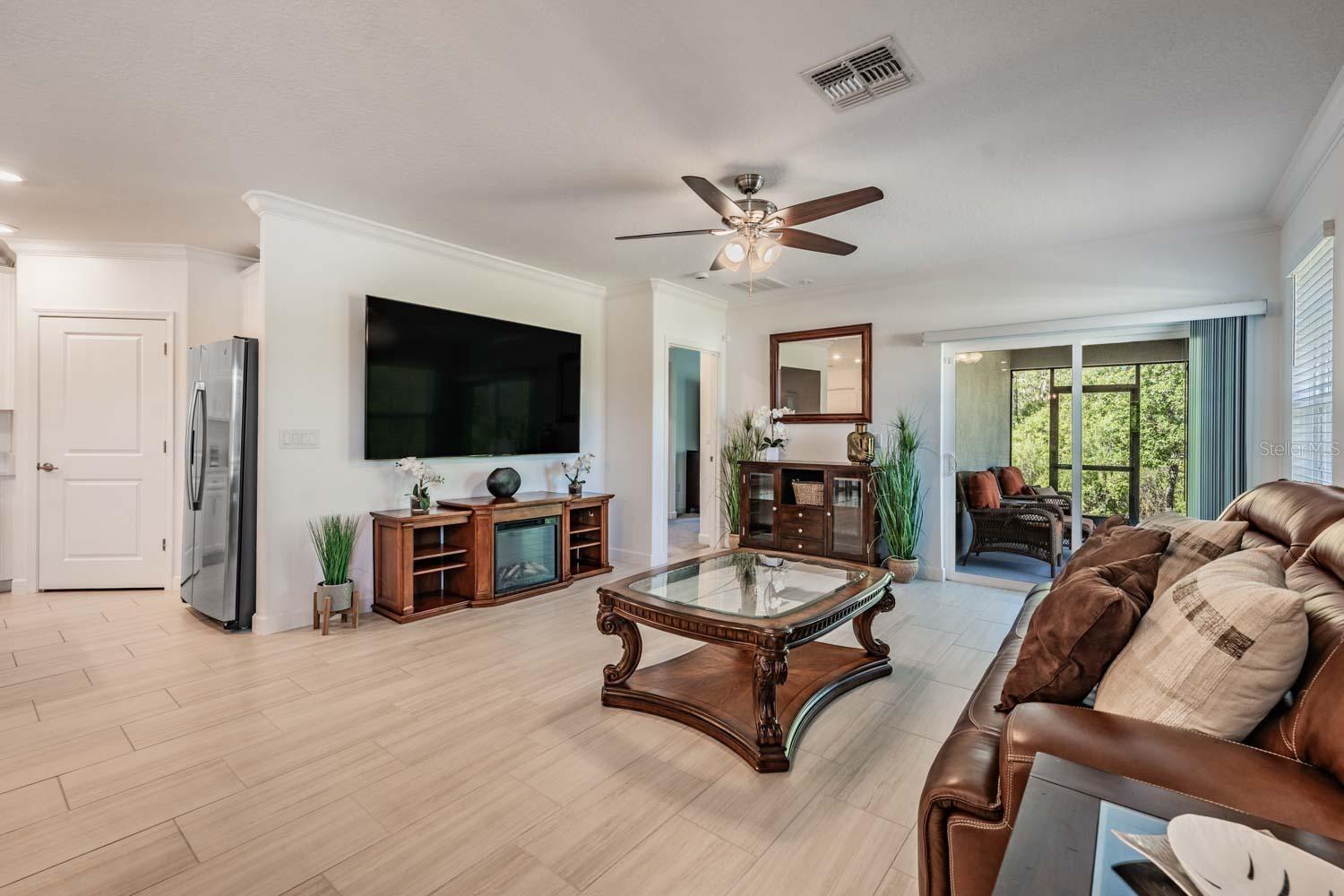 TB8503488