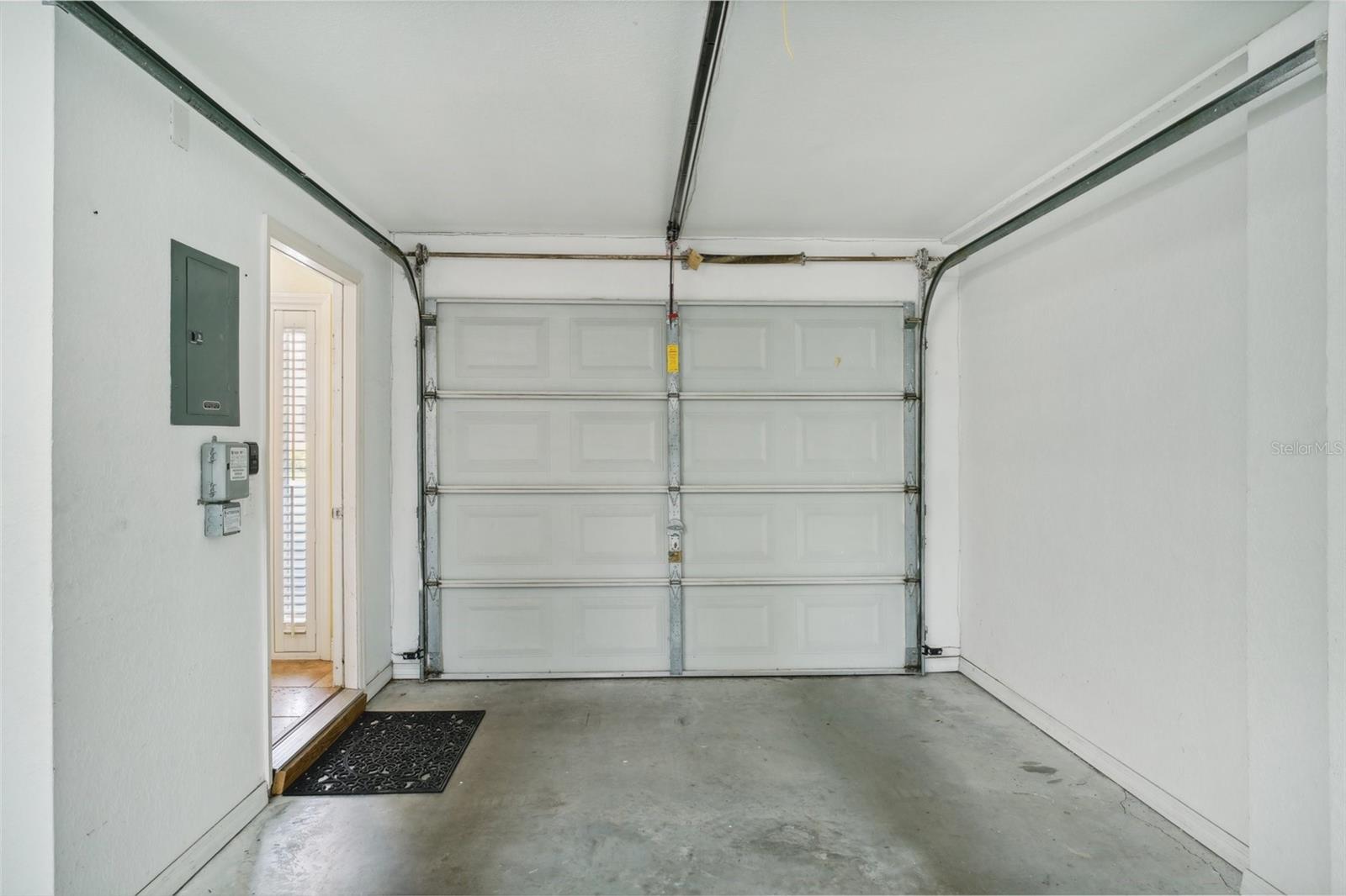 TB8503537
