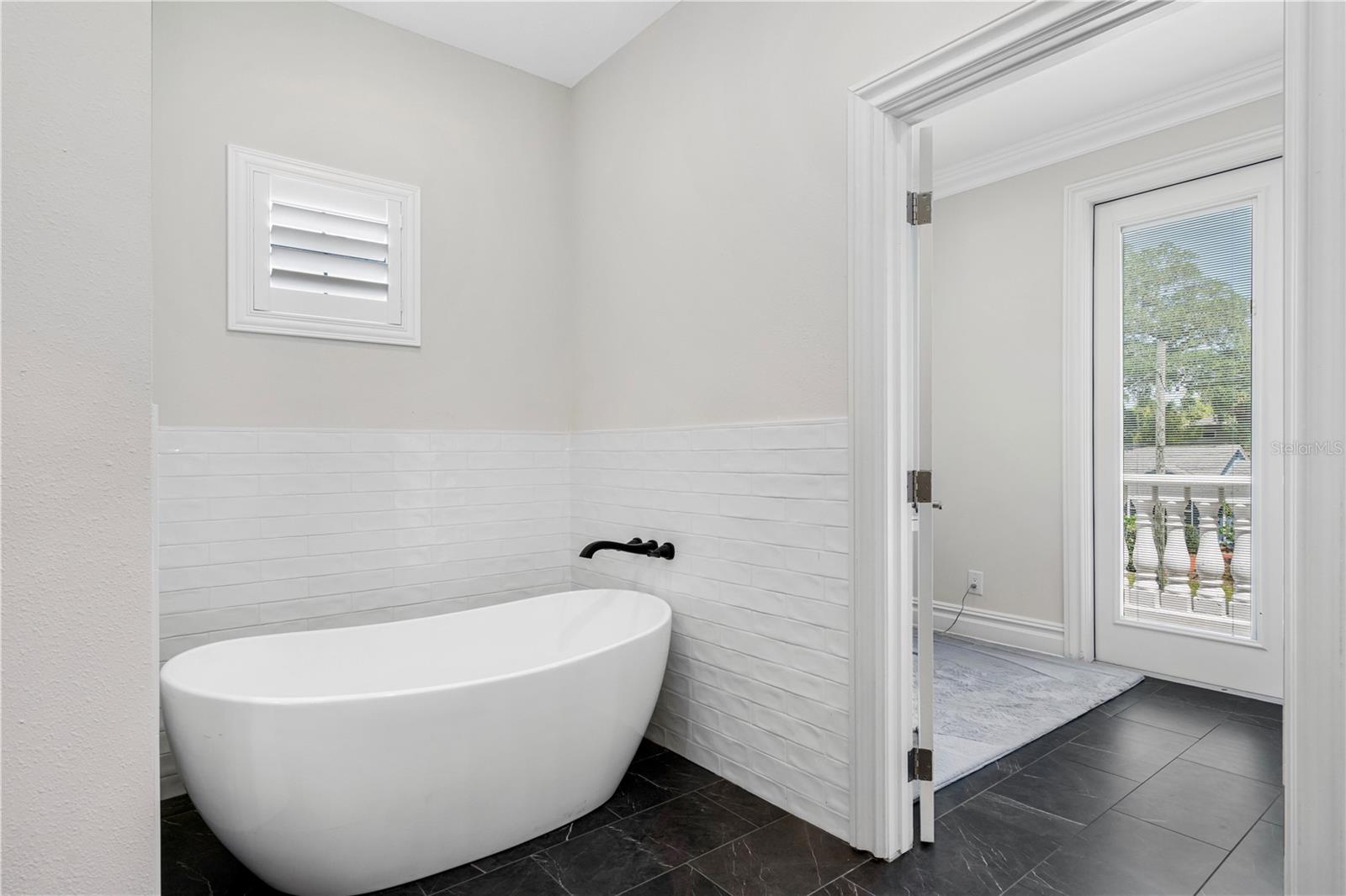 Soaker Tub
