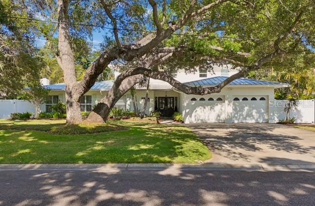 Great curb appeal!