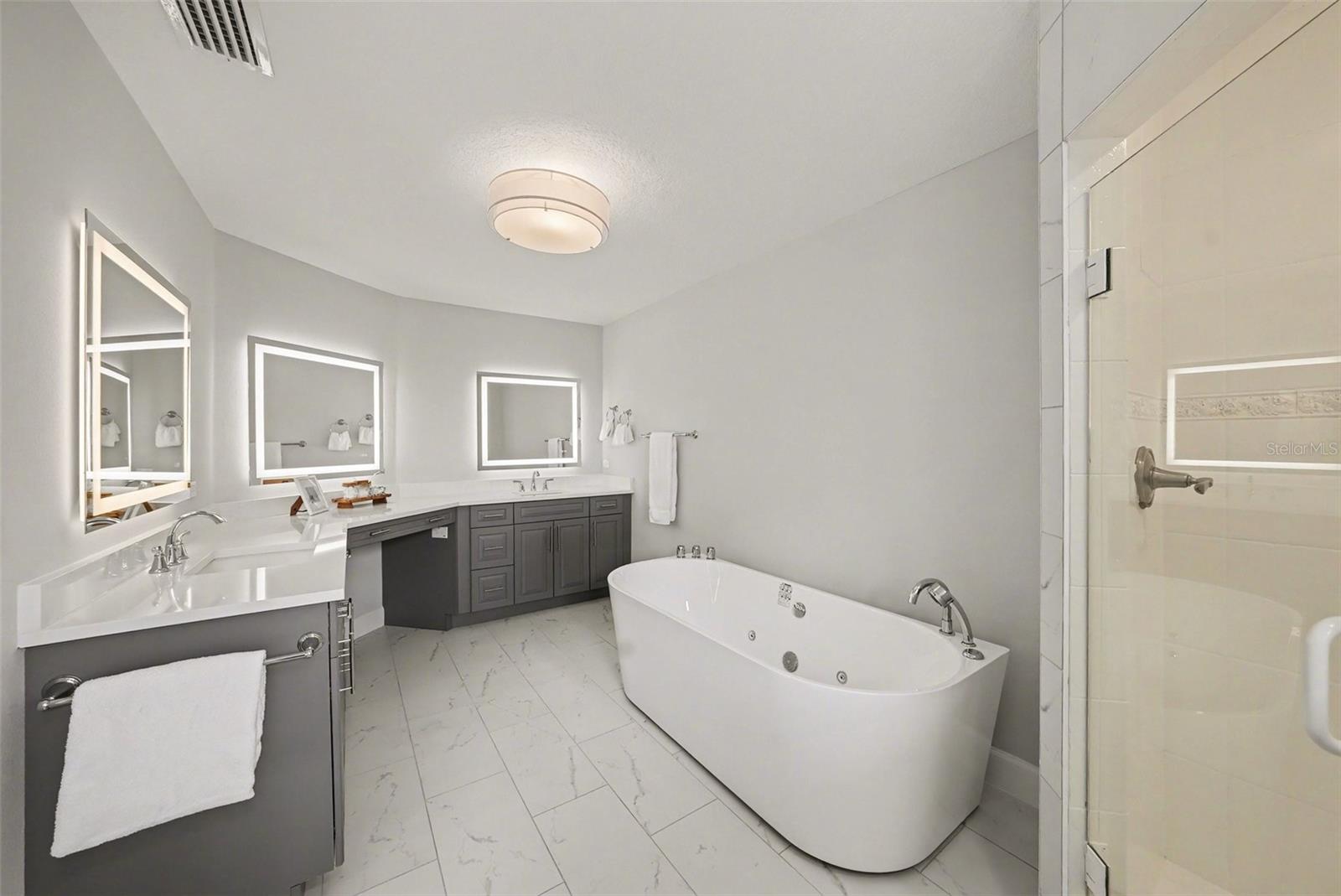En Suite Bath