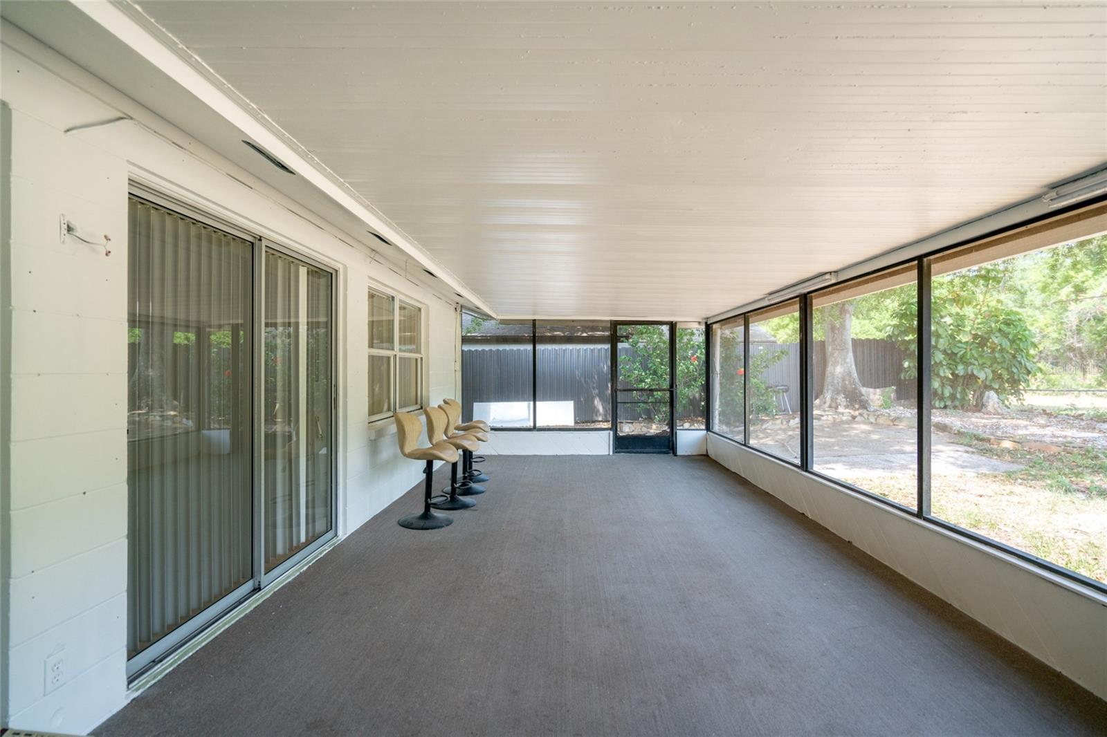 TB8503710