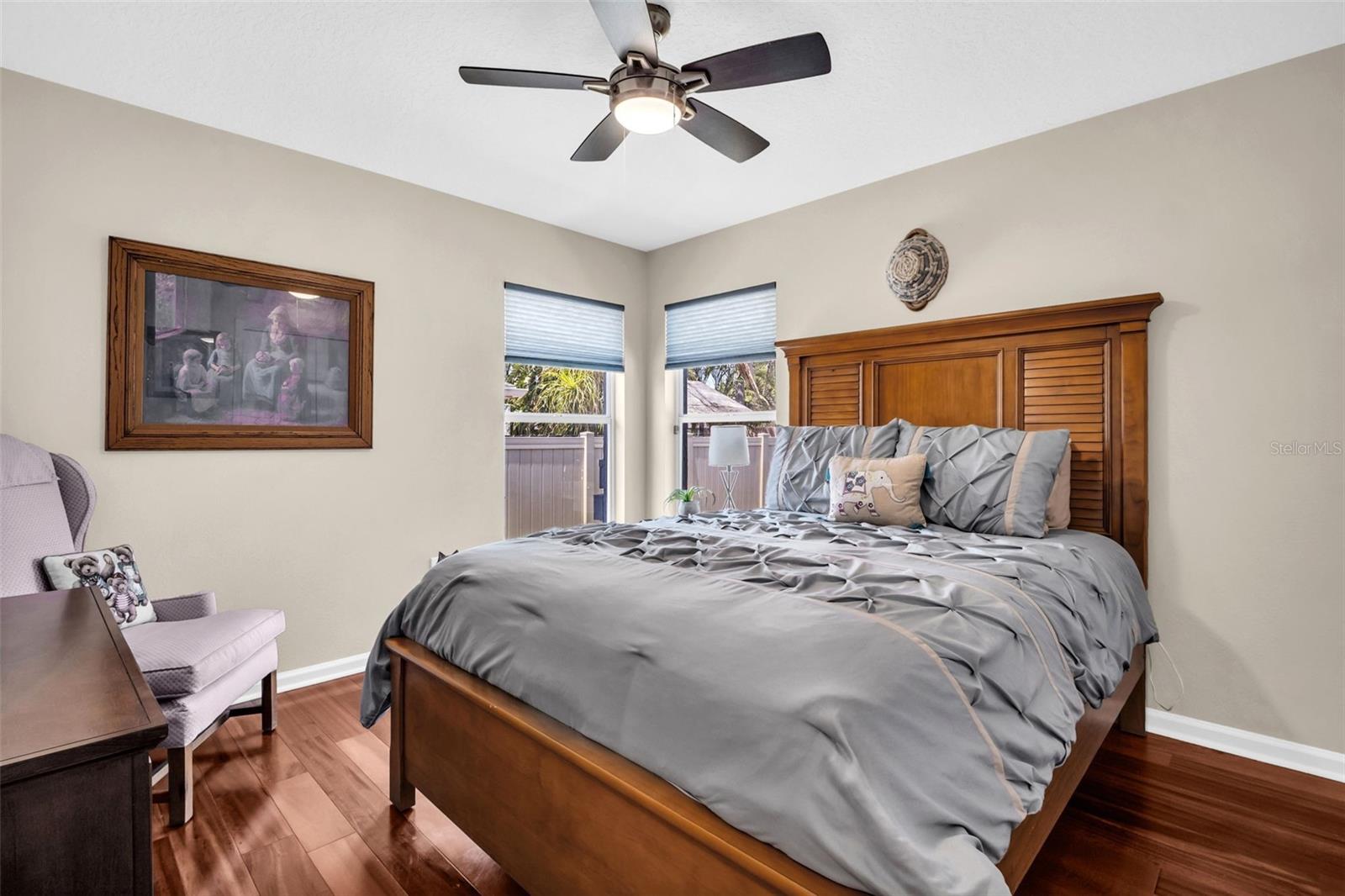 Guest bedroom big enough for a queen with a gracious sized closet~
