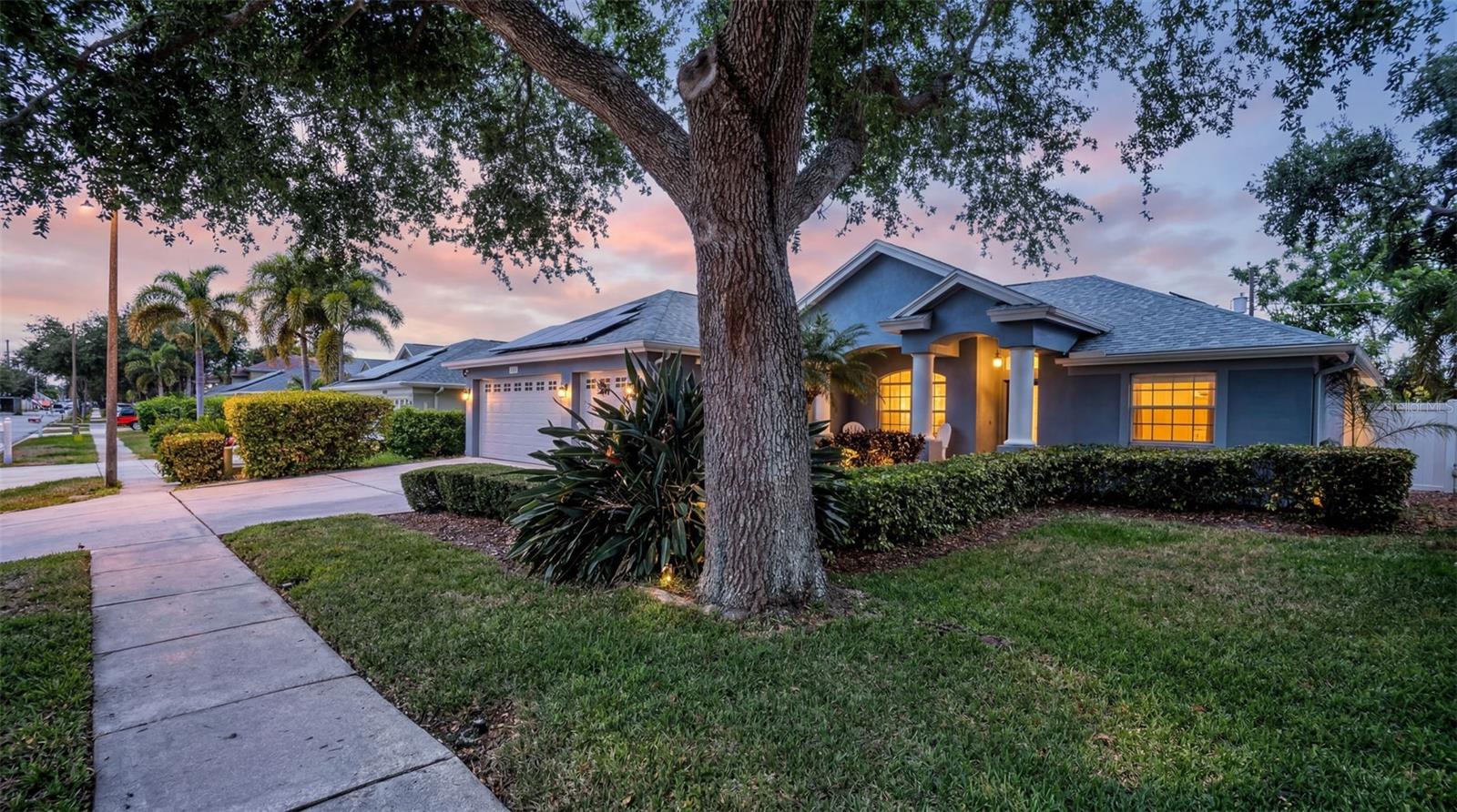Beautifully landscaped front yard and freshly painted exterior~