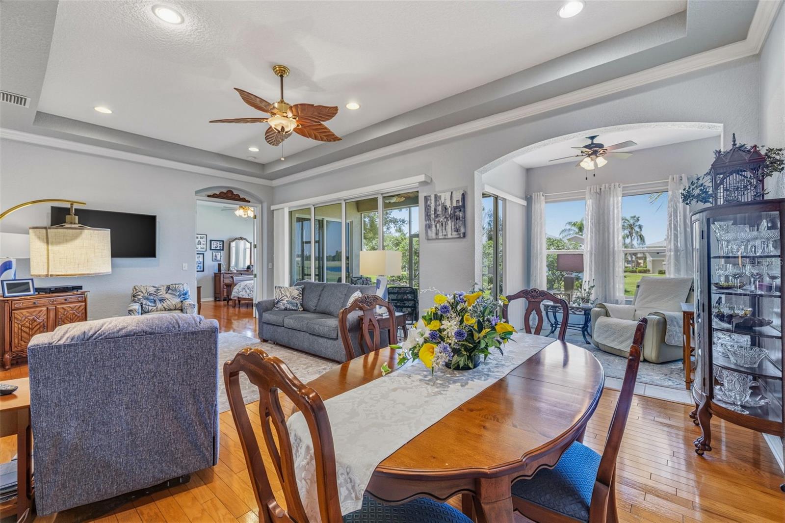 Great room and bonus room to the rear