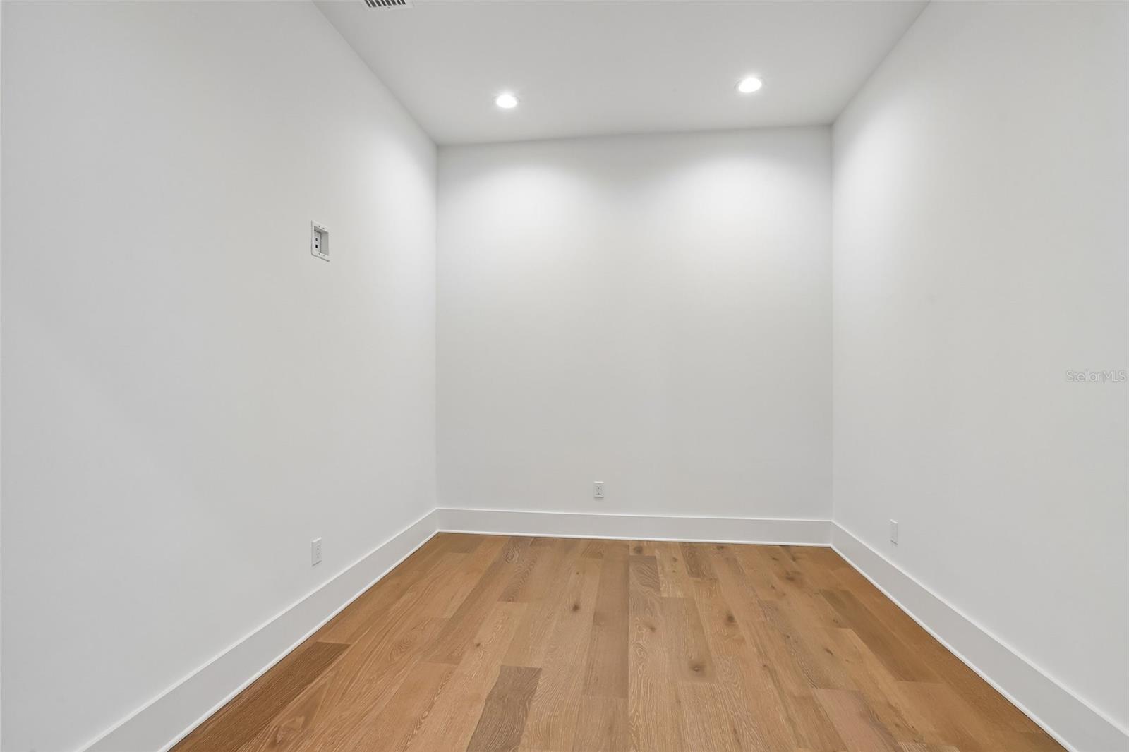 Upstairs BONUS space