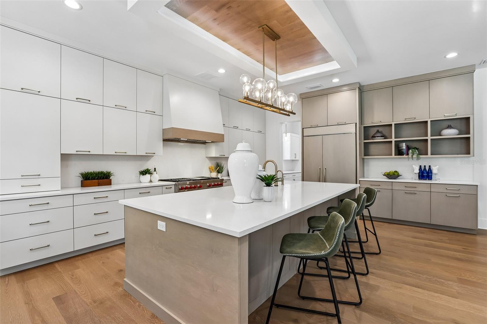 TB8503755
