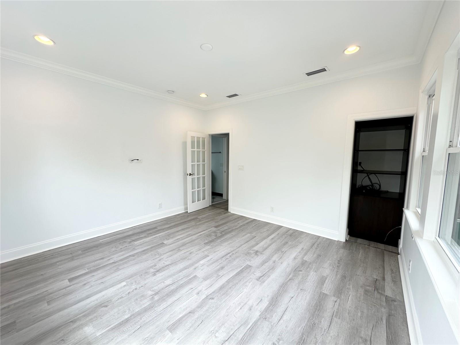 Primary suite